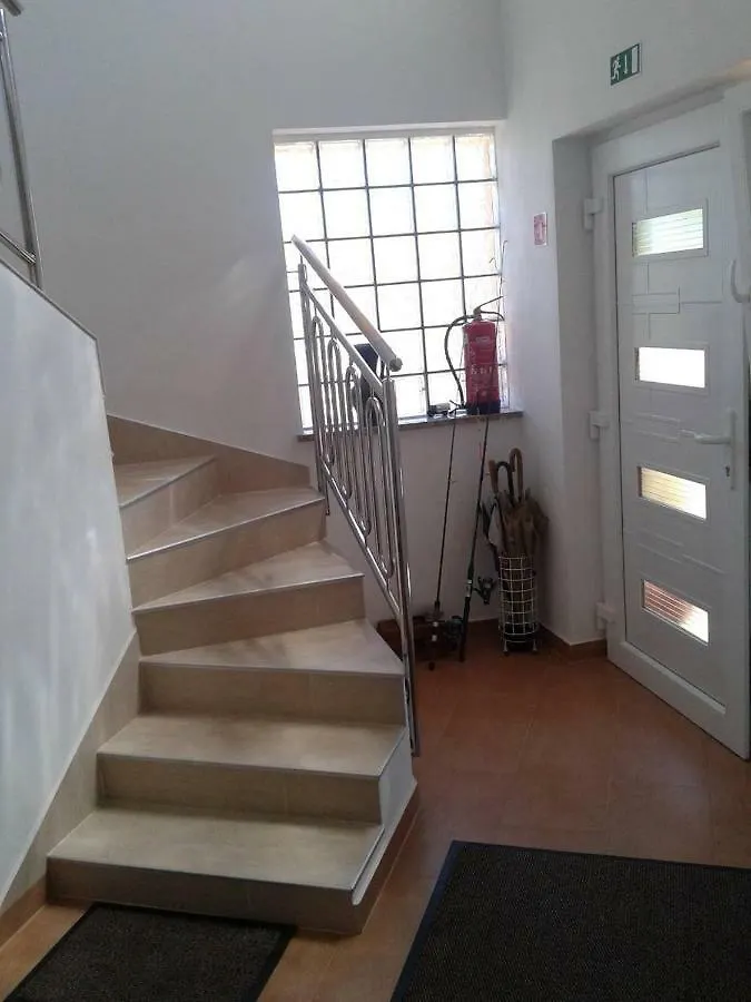 Apartment Mit- Mir Fondole