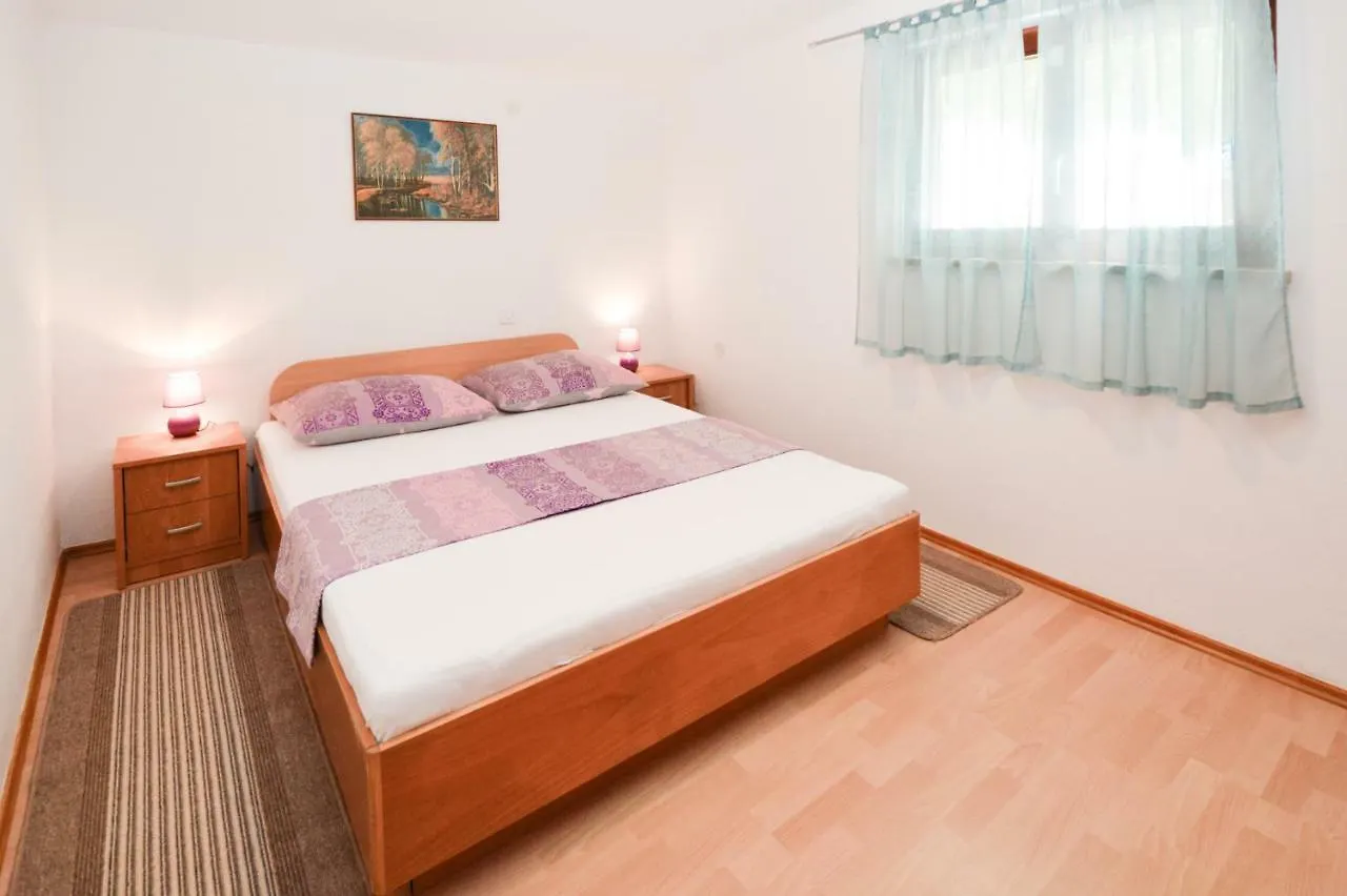 Apartment Mit- Mir Fondole