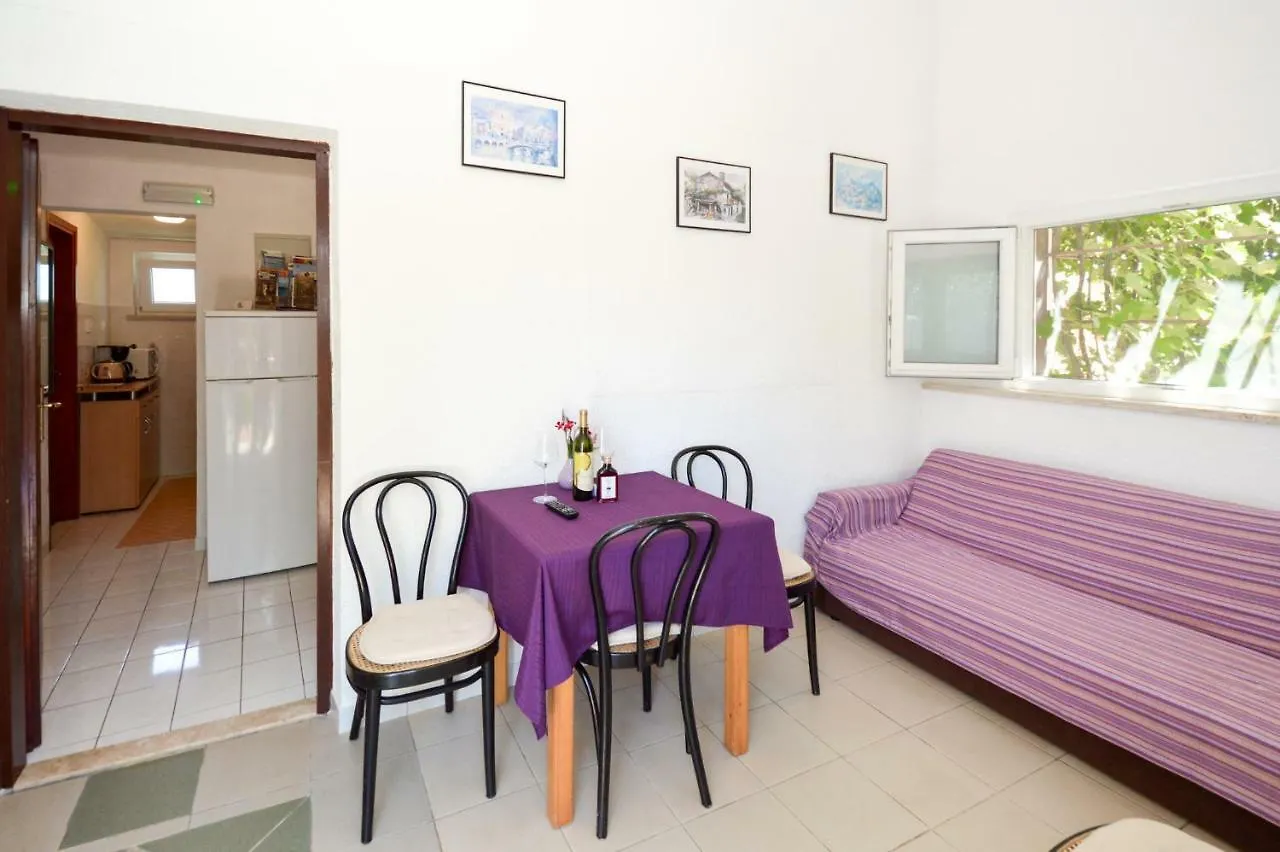 Apartment Mit- Mir Fondole