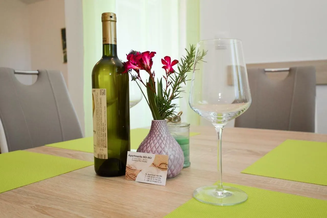 Apartment Mit- Mir Fondole 0*,  Croatia