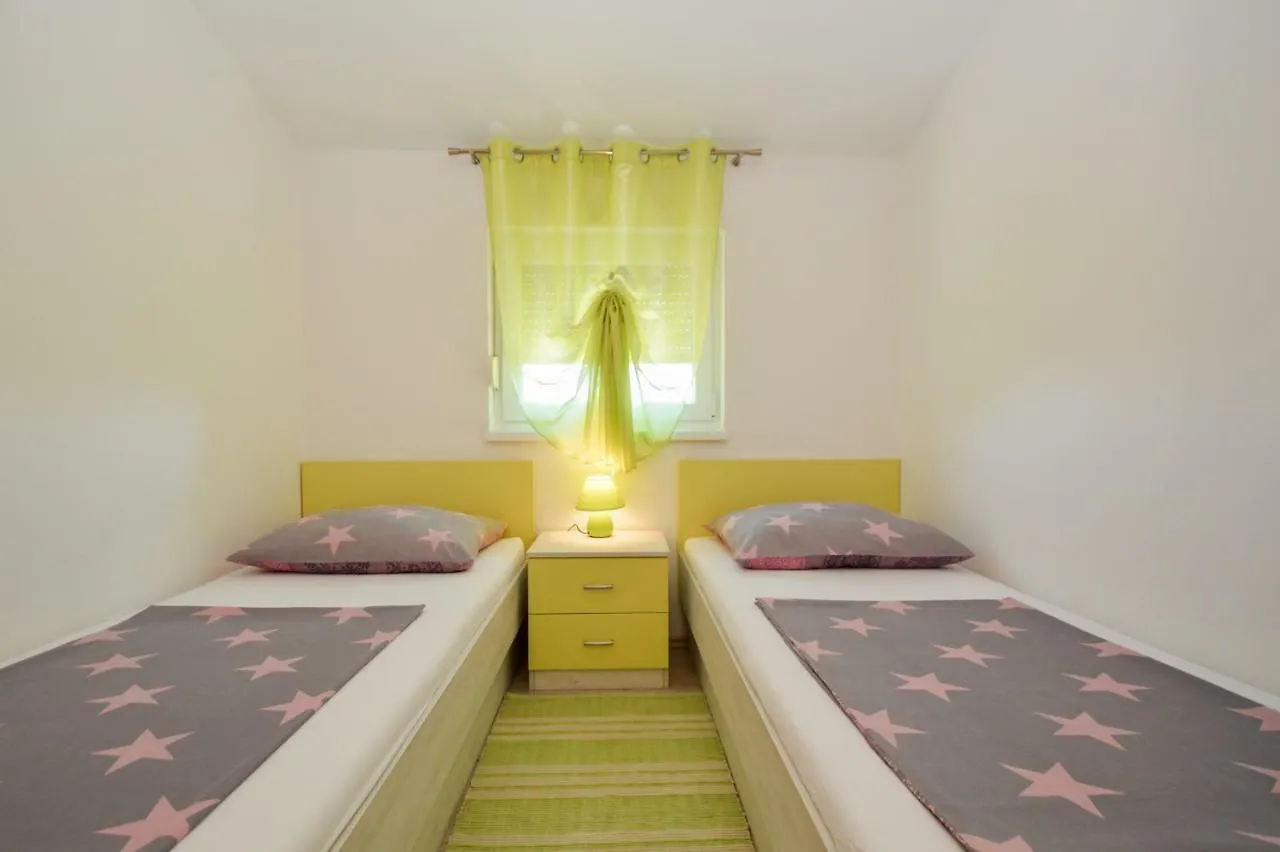 Apartment Mit- Mir Fondole